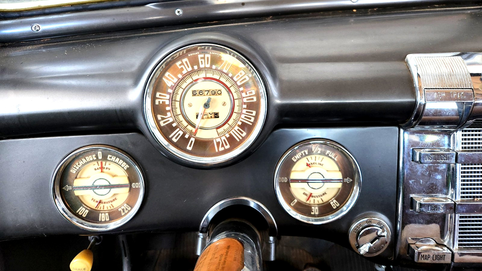 Buick-Super-1947-Sedan-18