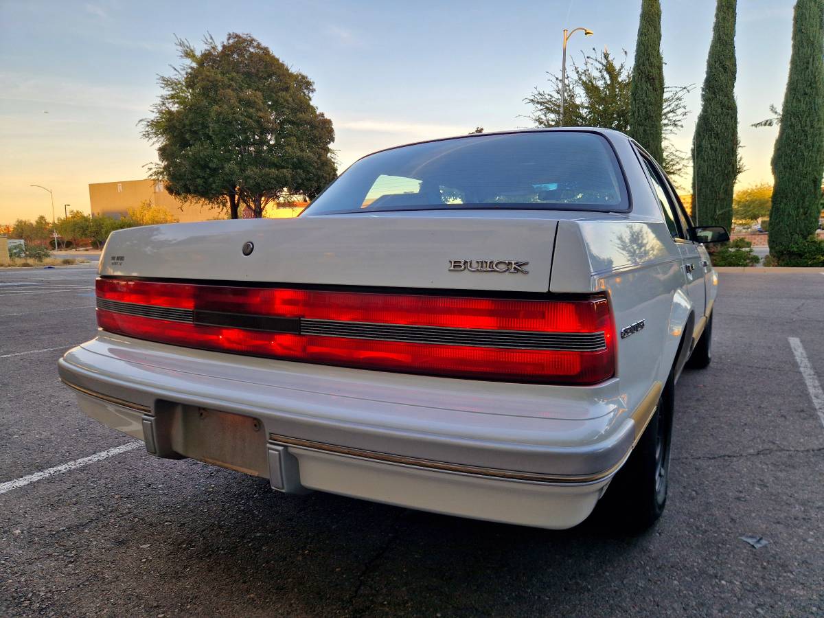 Buick-century-1994-6