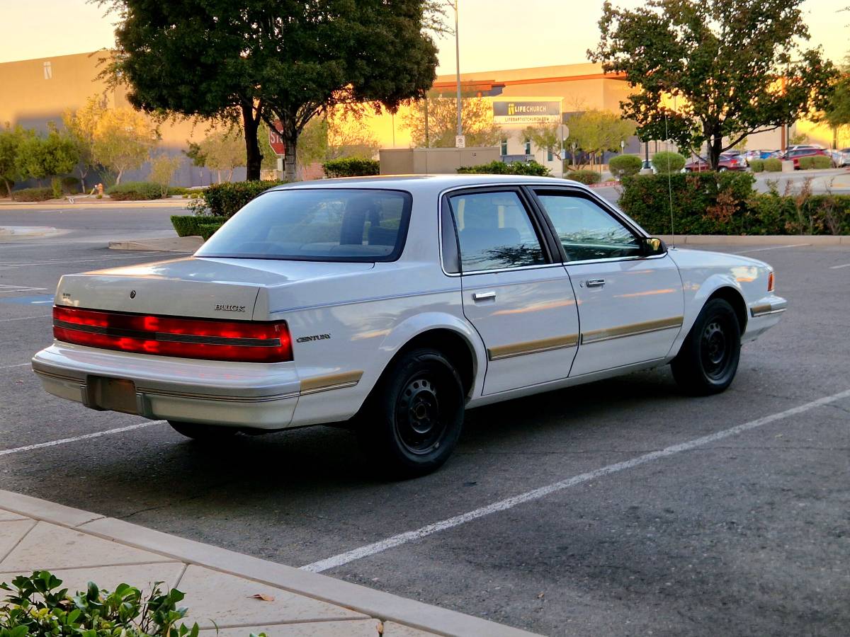 Buick-century-1994-7