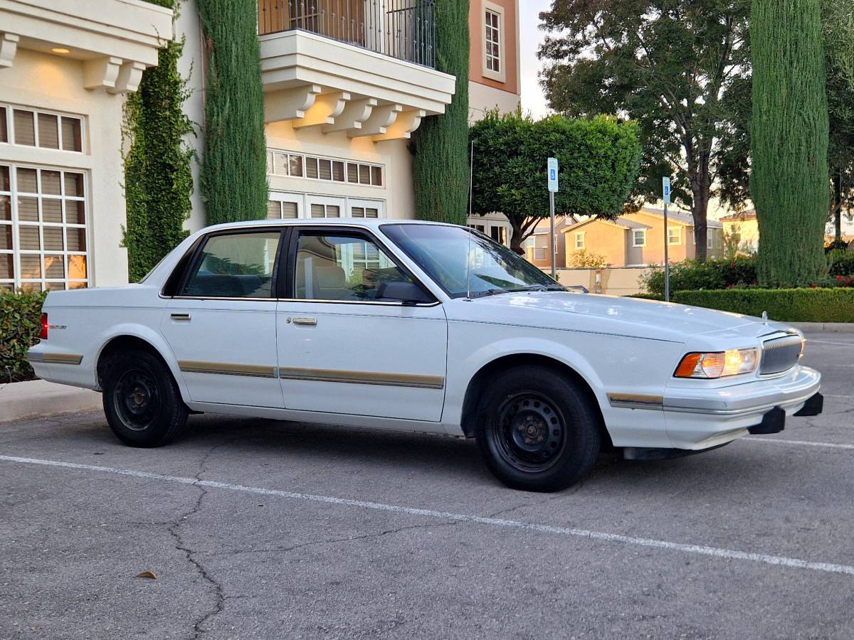 Buick-century-1994-8