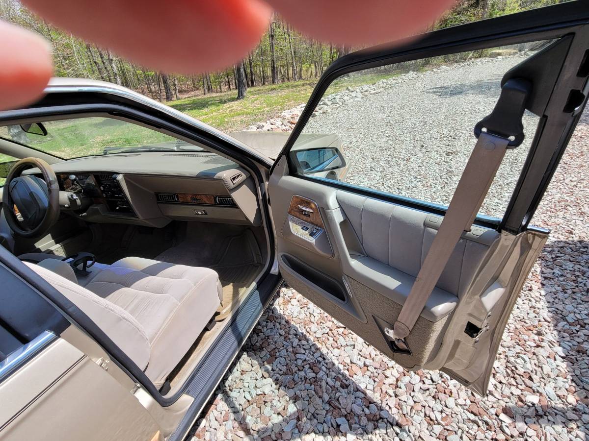 Buick-century-1995-14