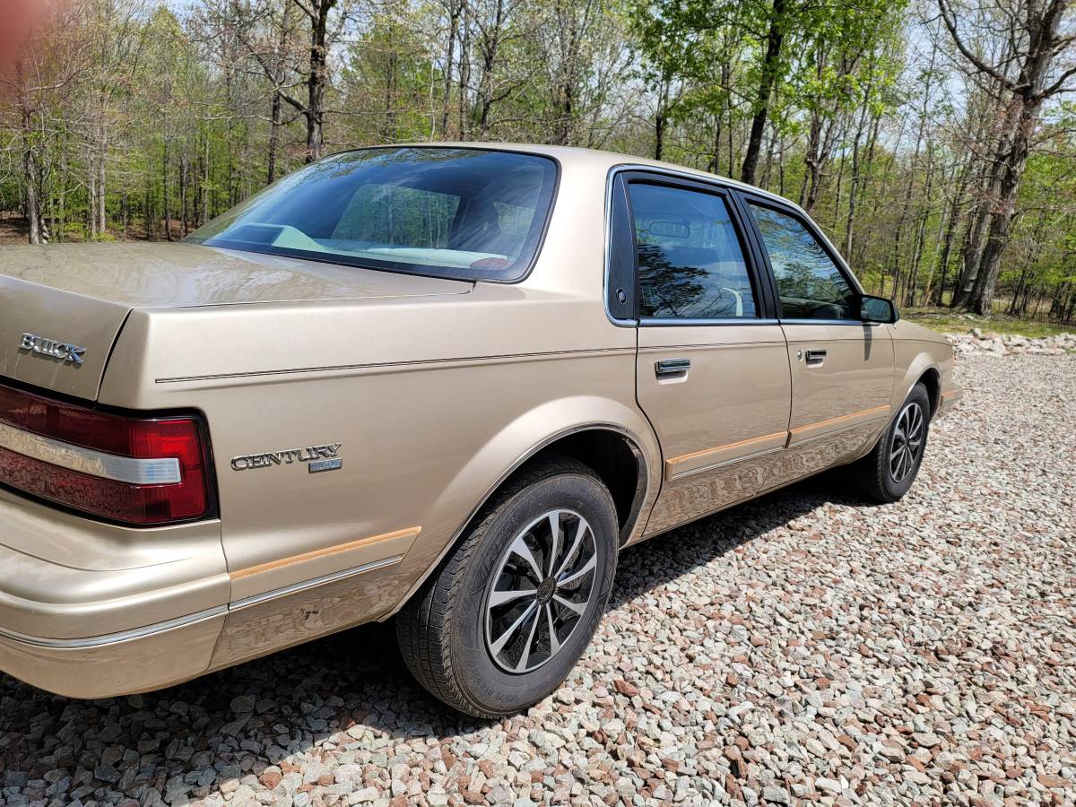 Buick-century-1995-4