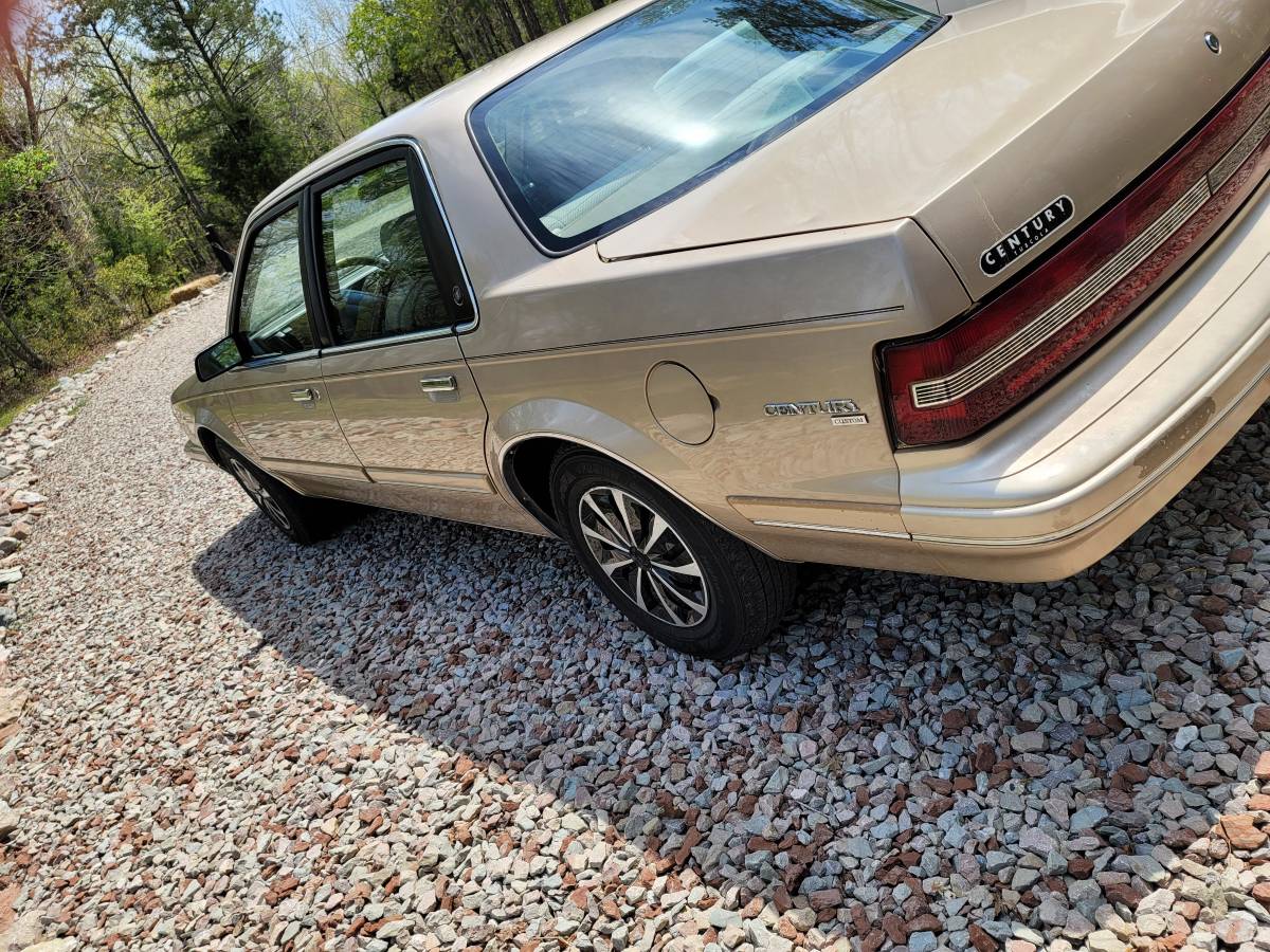 Buick-century-1995-5