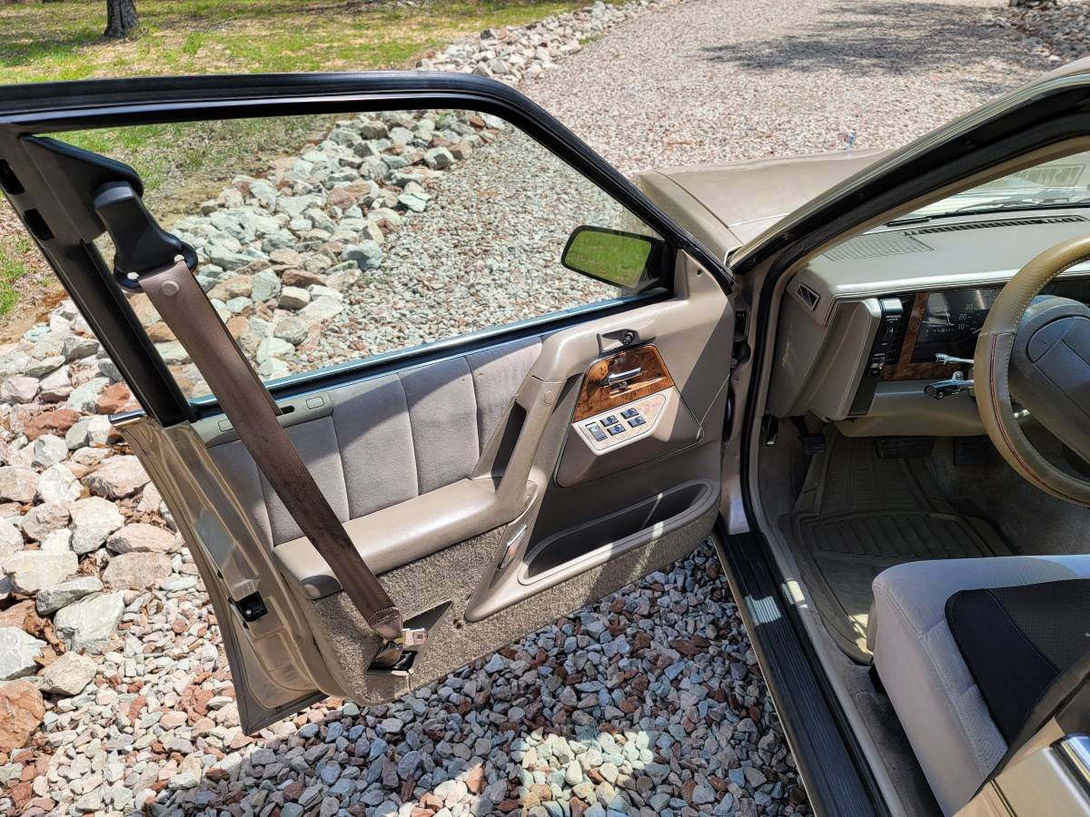 Buick-century-1995-9