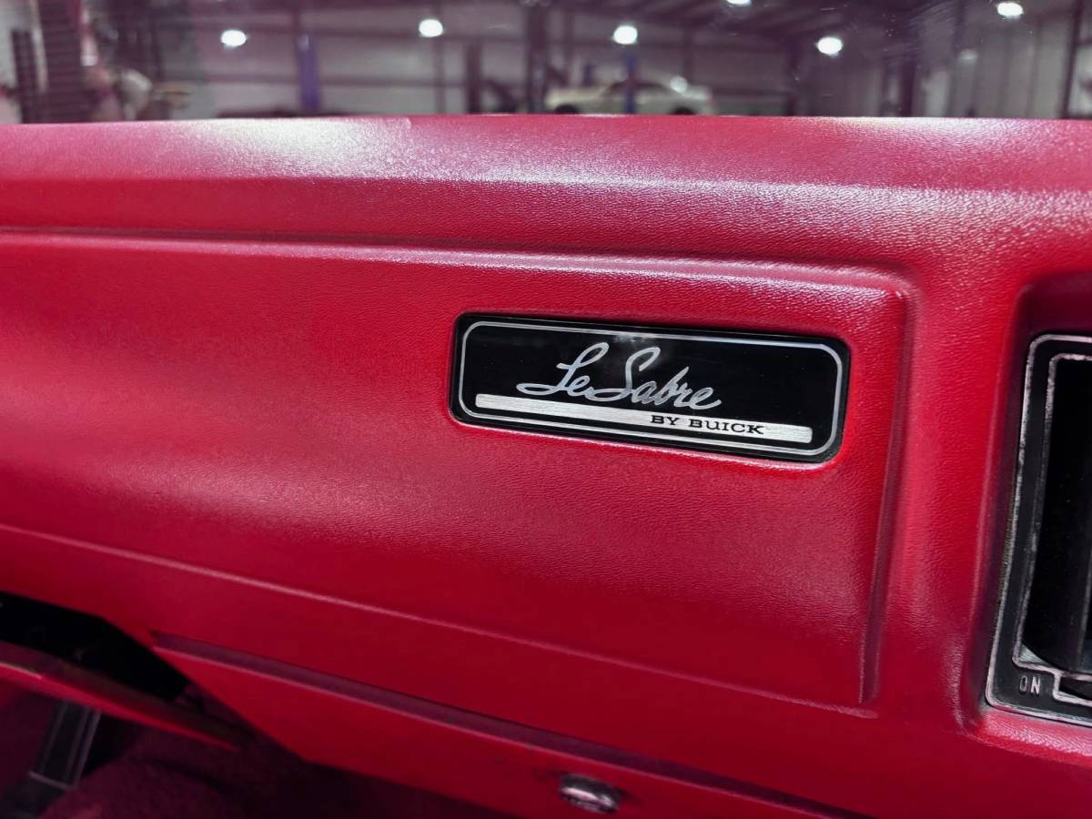 Buick-lesabre-1970-red-19