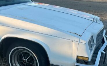 Buick-lesabre-1983-white-10