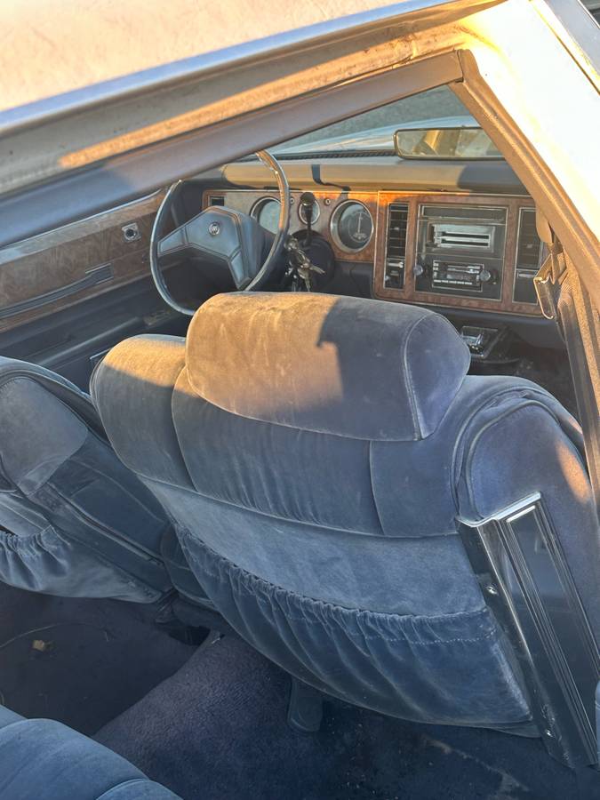 Buick-lesabre-1983-white-3