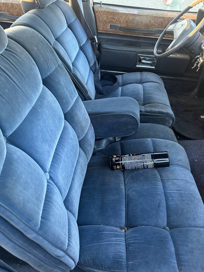 Buick-lesabre-1983-white-9