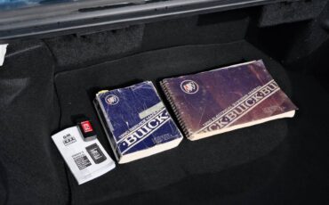 Buick-lesabre-custom-1990-white-13