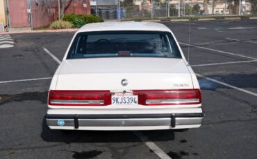 Buick-lesabre-custom-1990-white-3