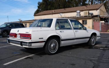 Buick-lesabre-custom-1990-white-4