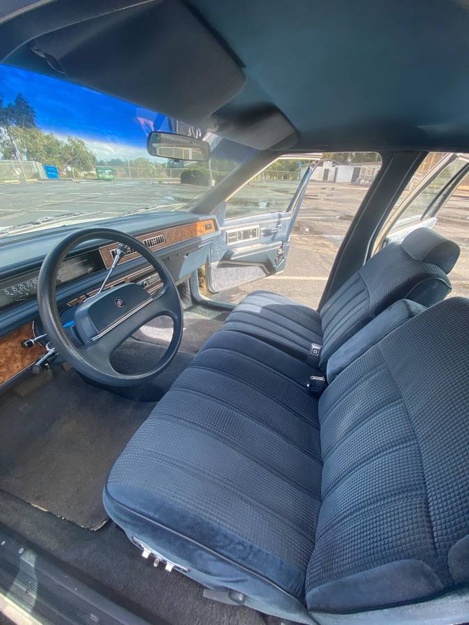 Buick-lesabre-custom-1990-white-6
