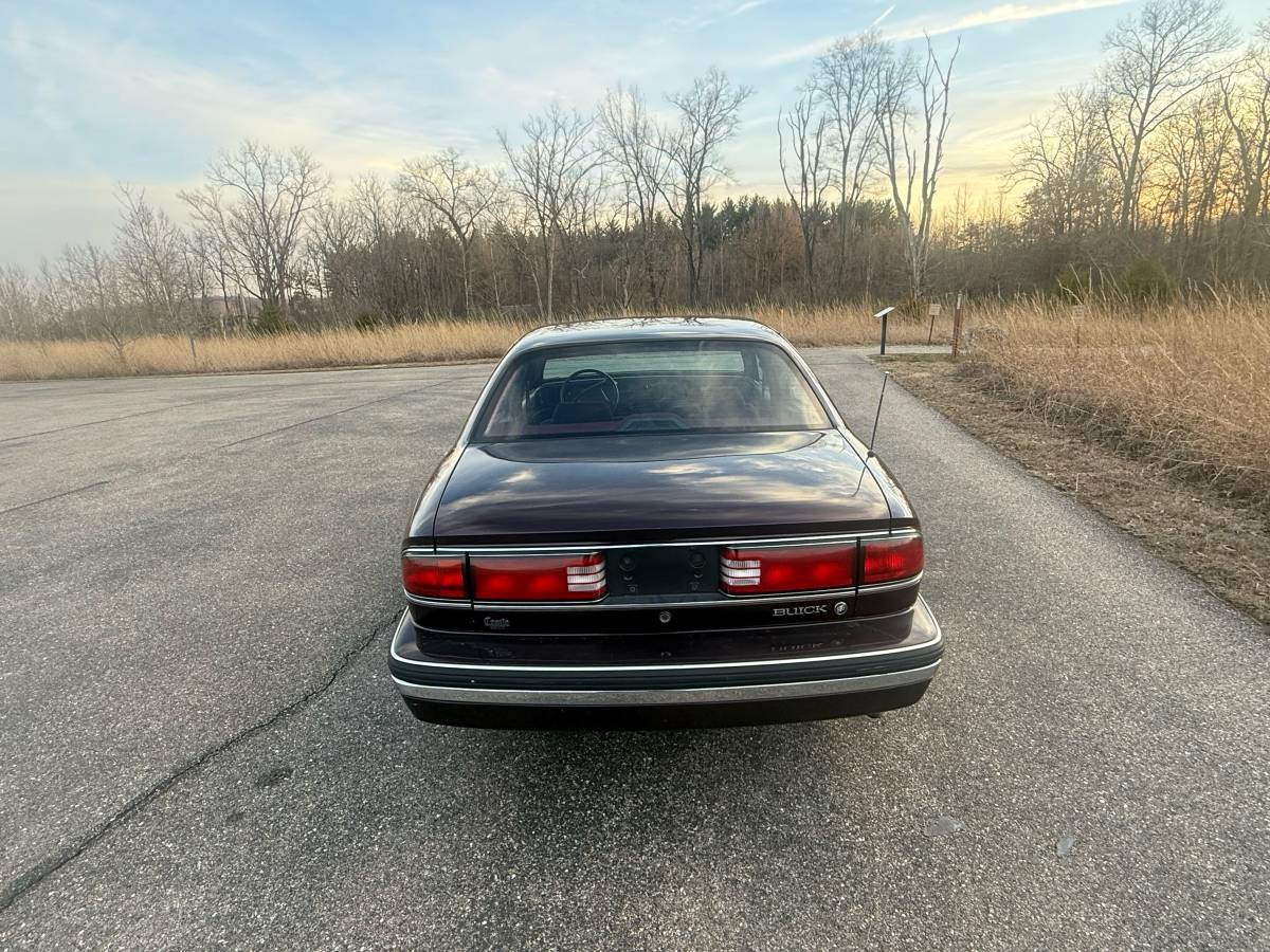 Buick-lesabre-custom-1995-custom-14