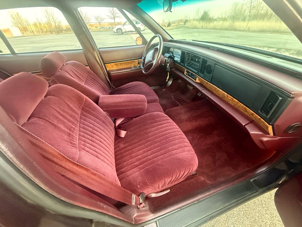 Buick-lesabre-custom-1995-custom-2