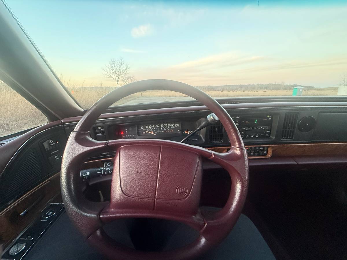 Buick-lesabre-custom-1995-custom-20