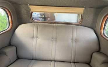 Buick-model-56-sedan-1933-12