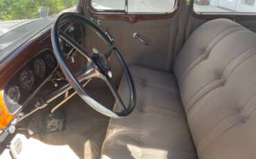 Buick-model-56-sedan-1933-5