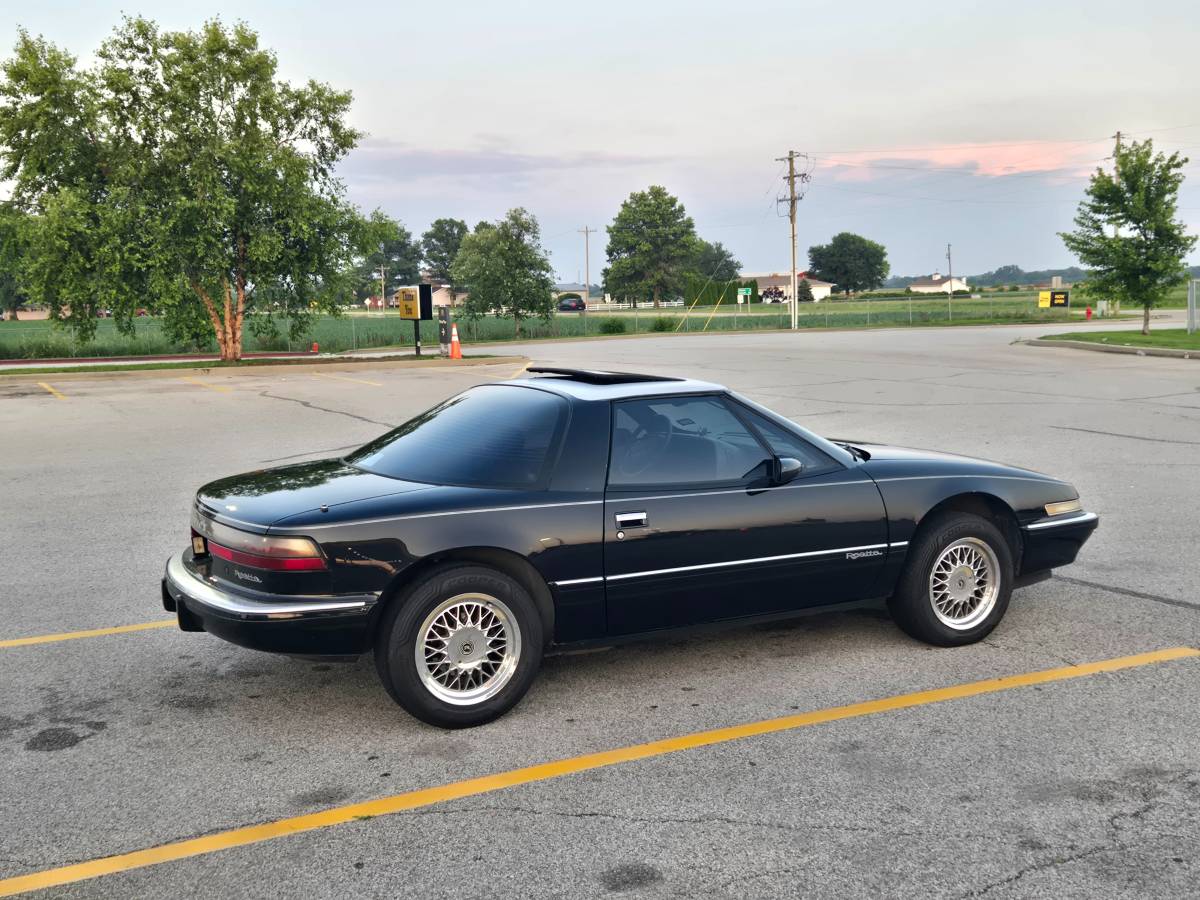 Buick-reatta-1990-black-1