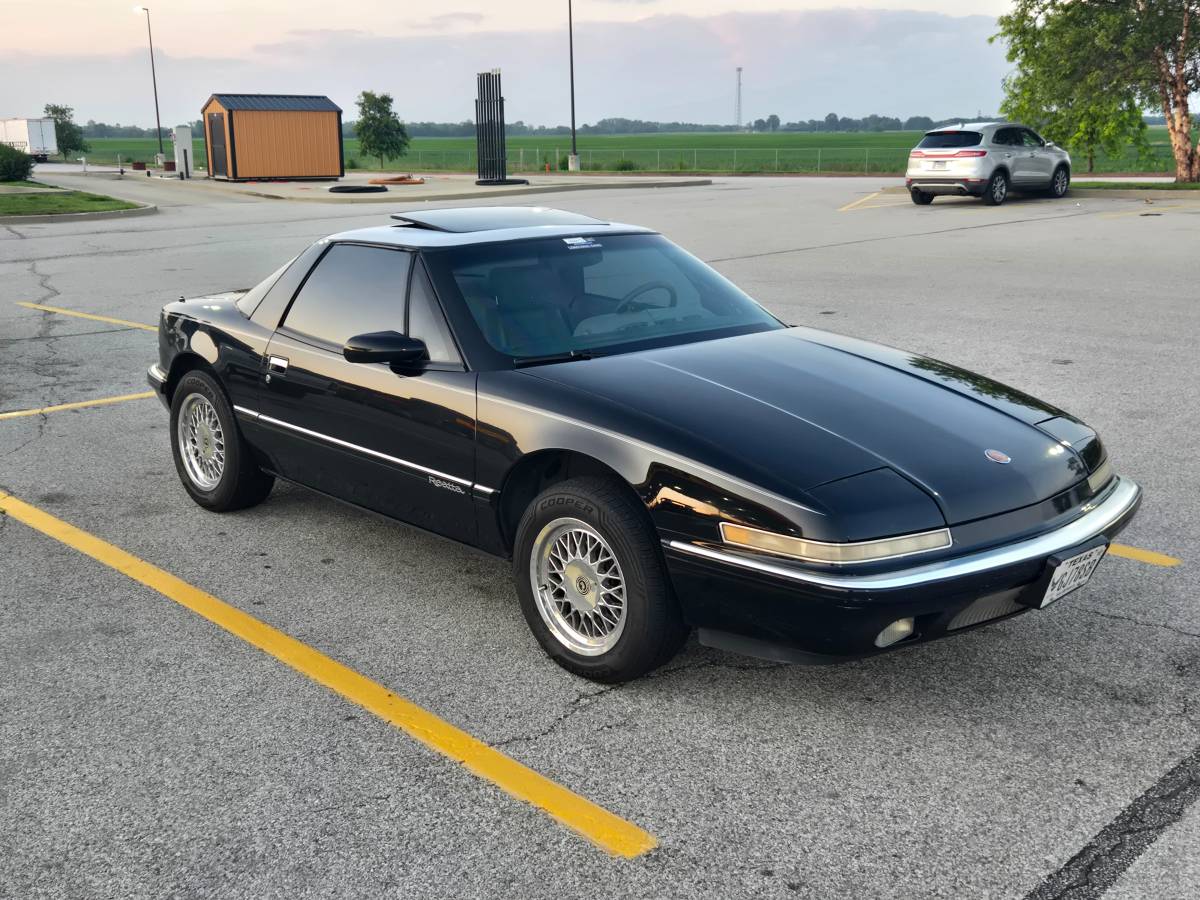 Buick-reatta-1990-black-3