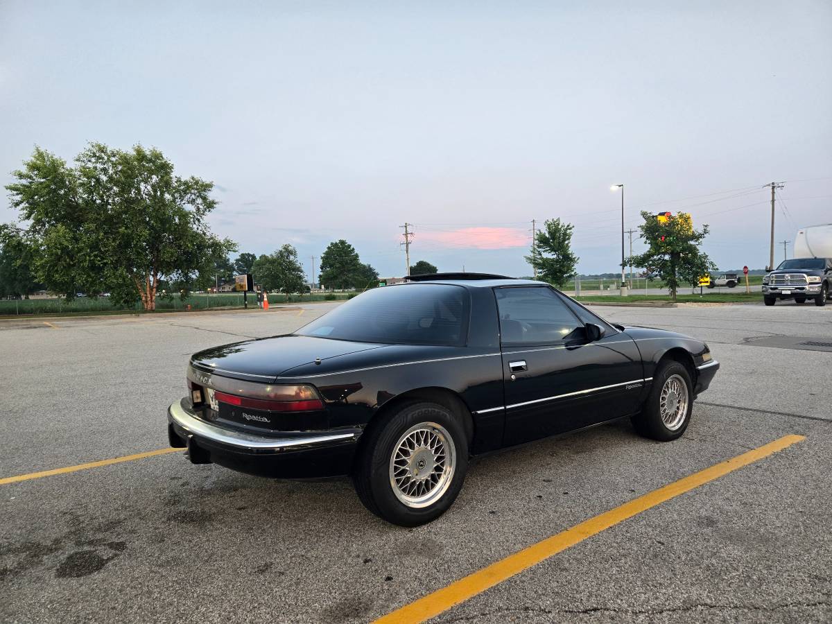 Buick-reatta-1990-black-6