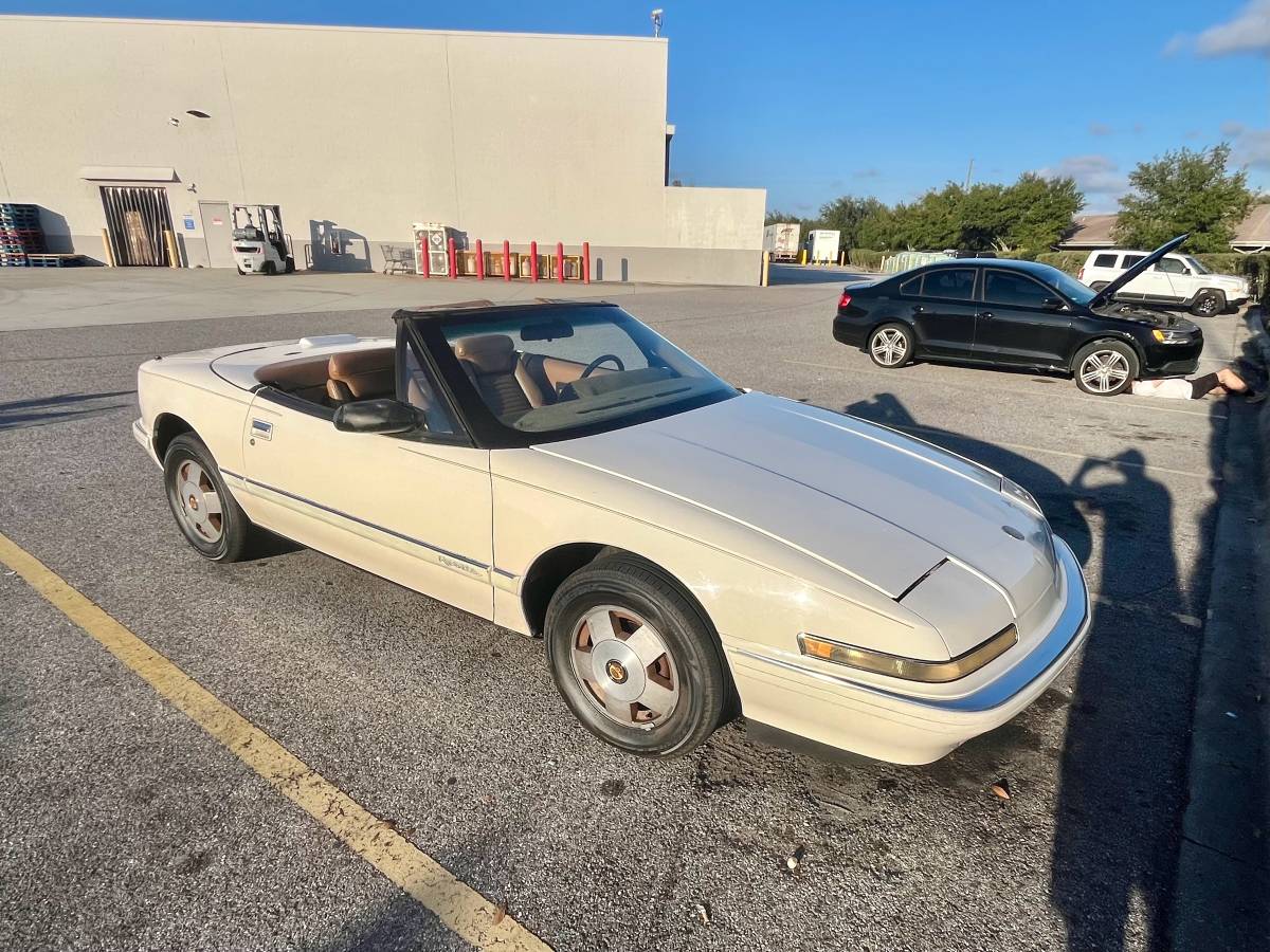 Buick-reatta-1990-white-1