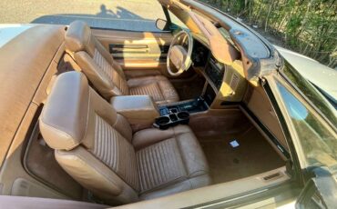 Buick-reatta-1990-white-4