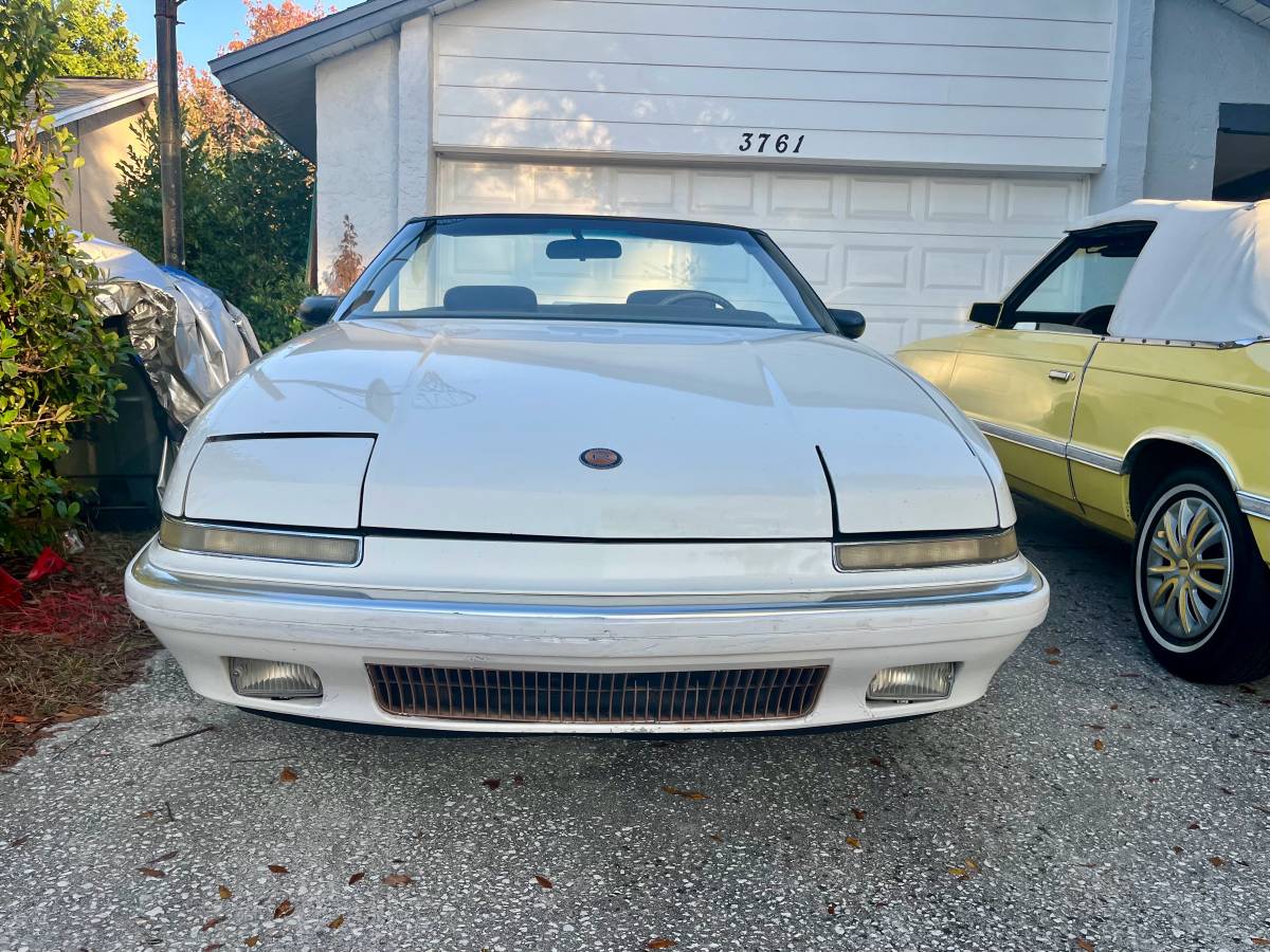 Buick-reatta-1990-white-5