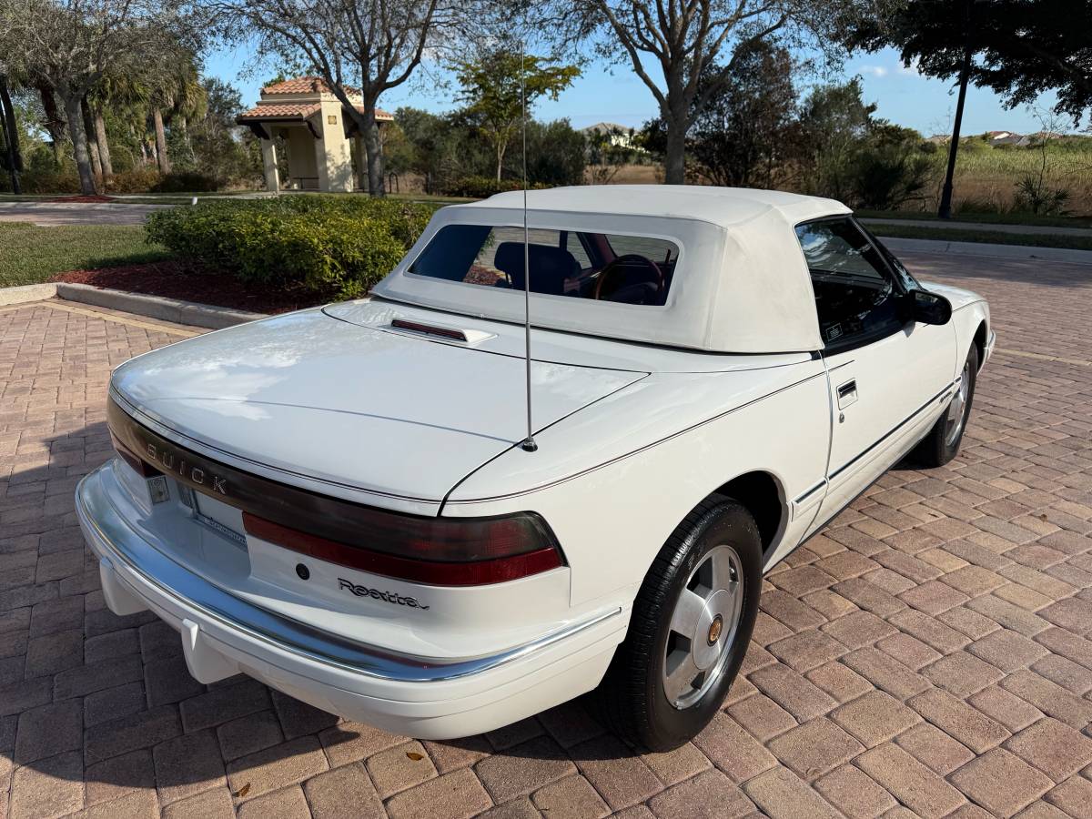 Buick-reatta-convertible-1990-white-1