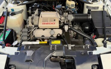 Buick-reatta-convertible-1990-white-11