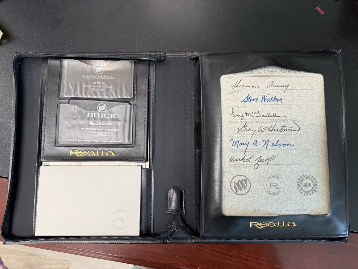 Buick-reatta-convertible-1990-white-14