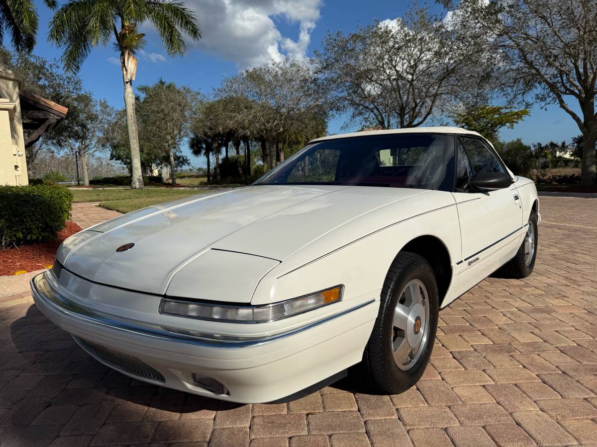 Buick-reatta-convertible-1990-white-6