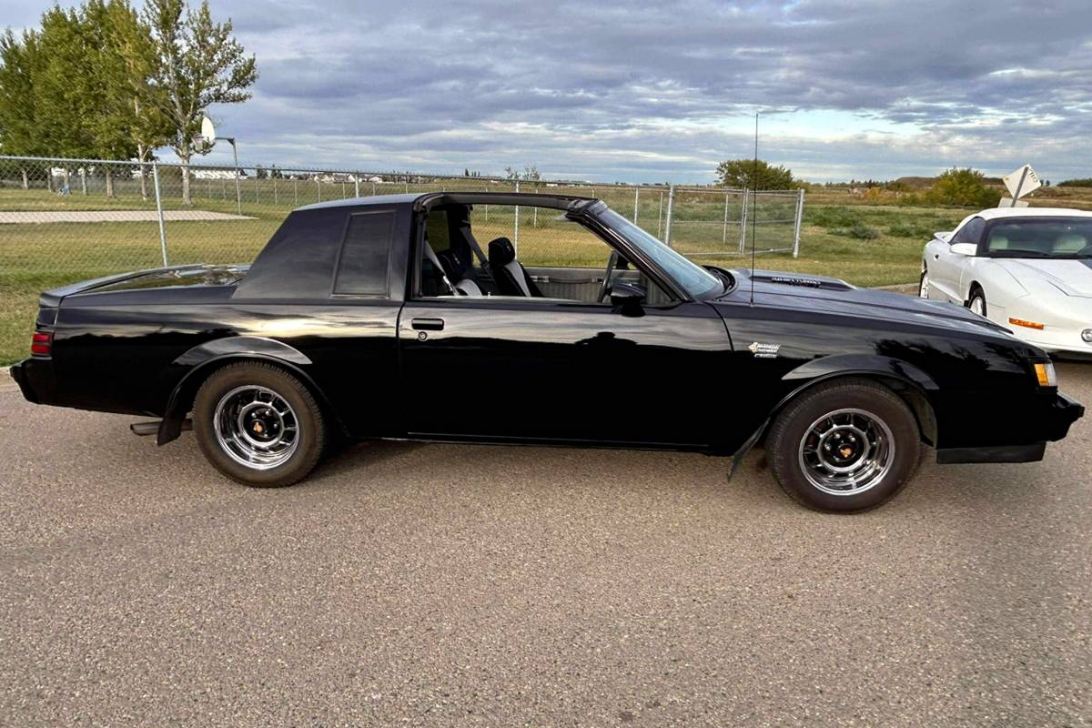 Buick-regal-1987-black-2