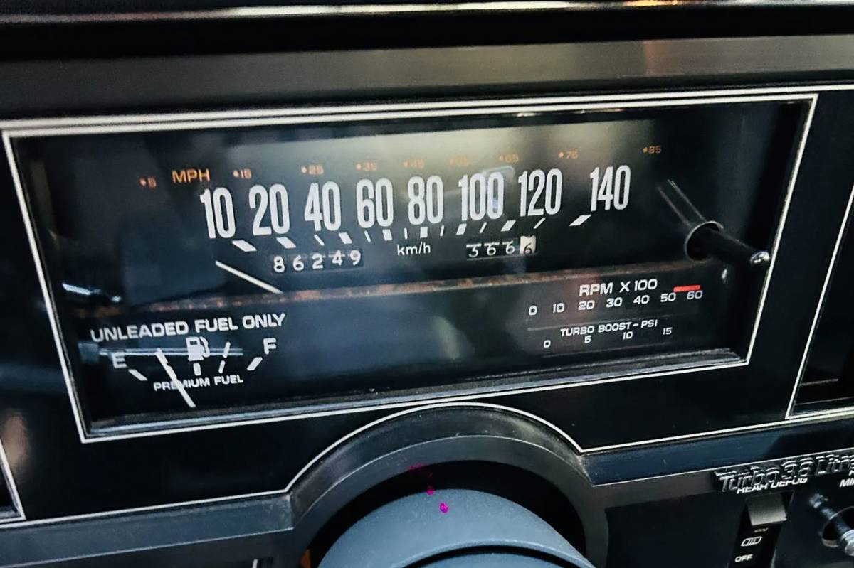 Buick-regal-1987-black-8