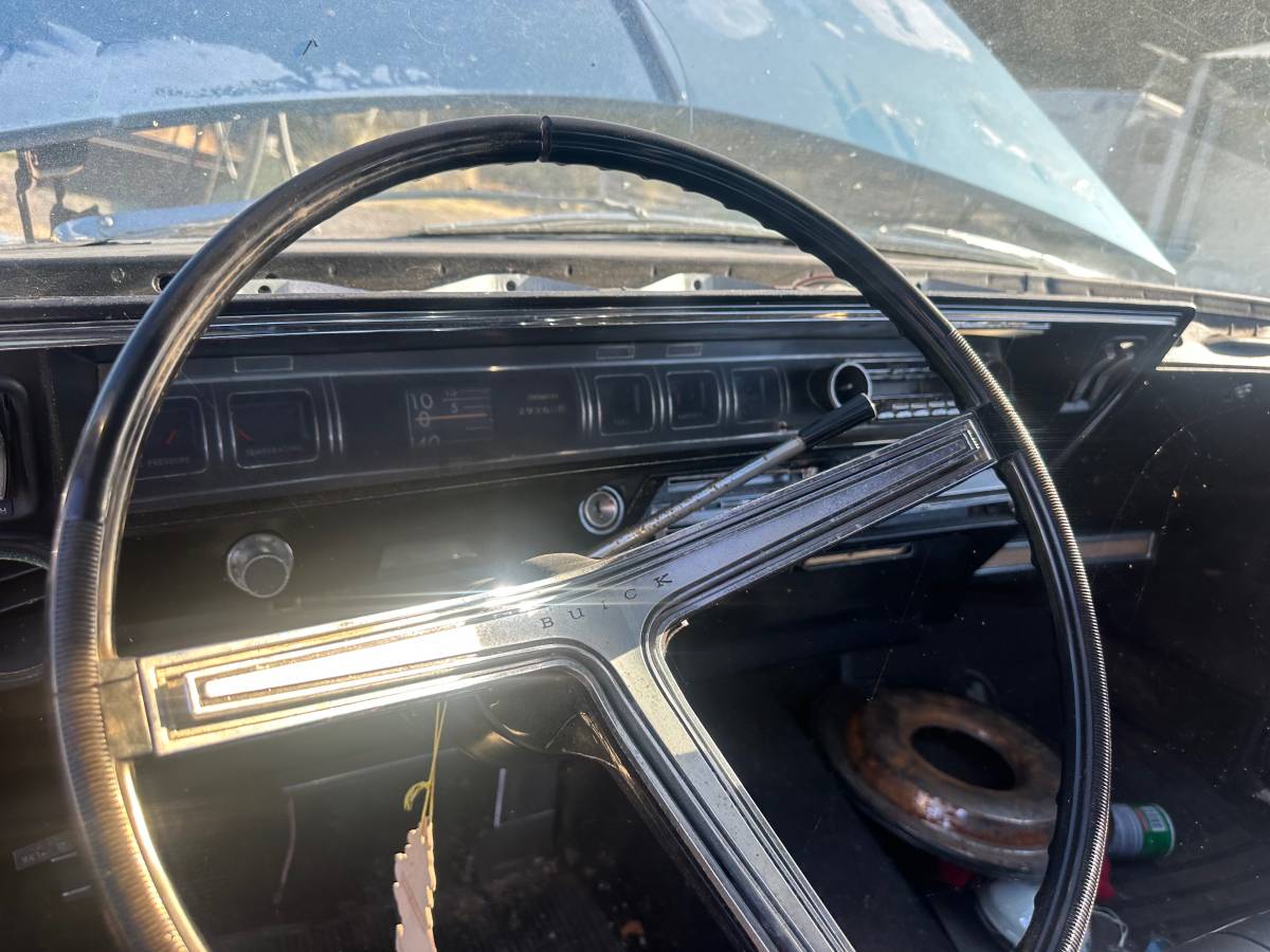 Buick-rivera-1966-17