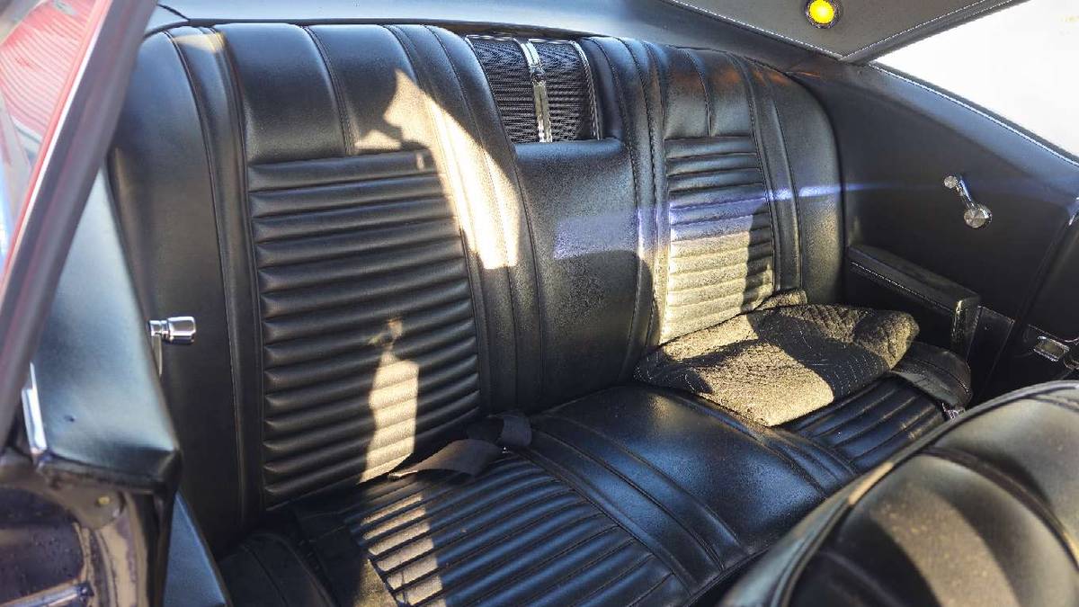 Buick-riviera-1966-18