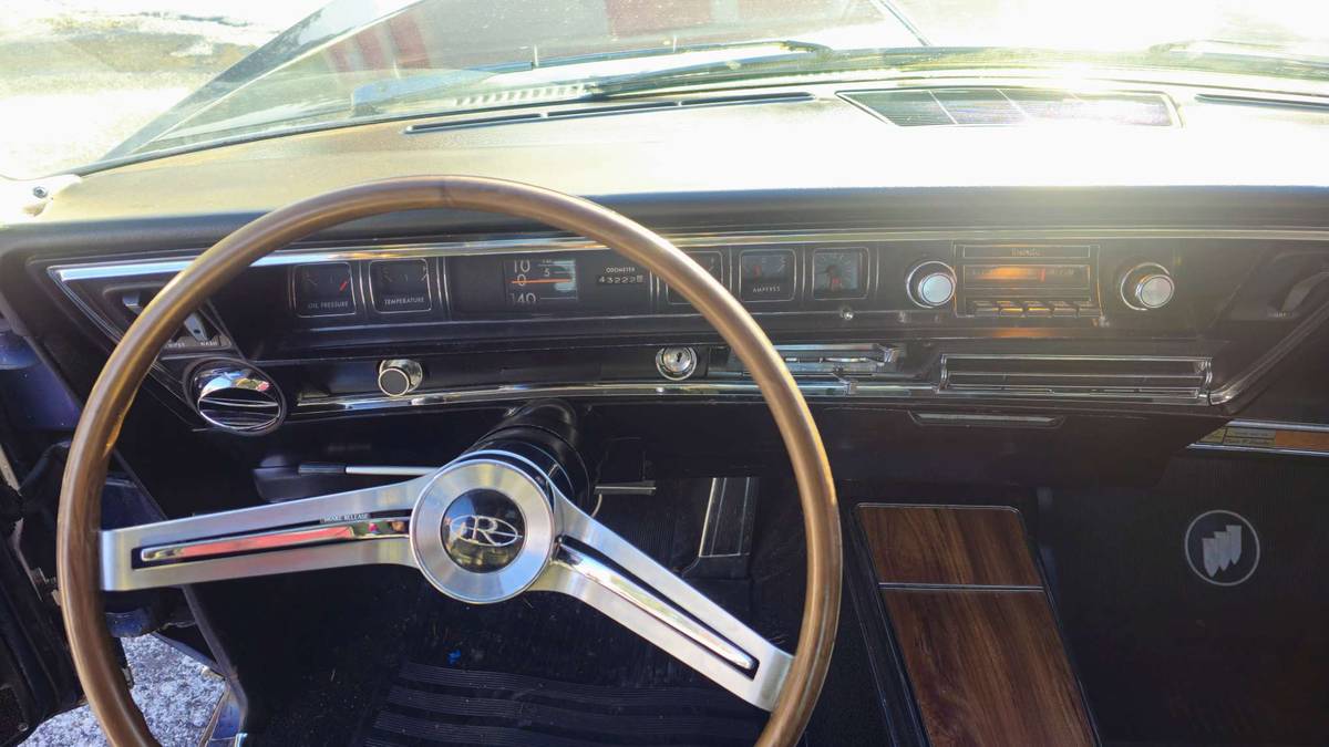 Buick-riviera-1966-61