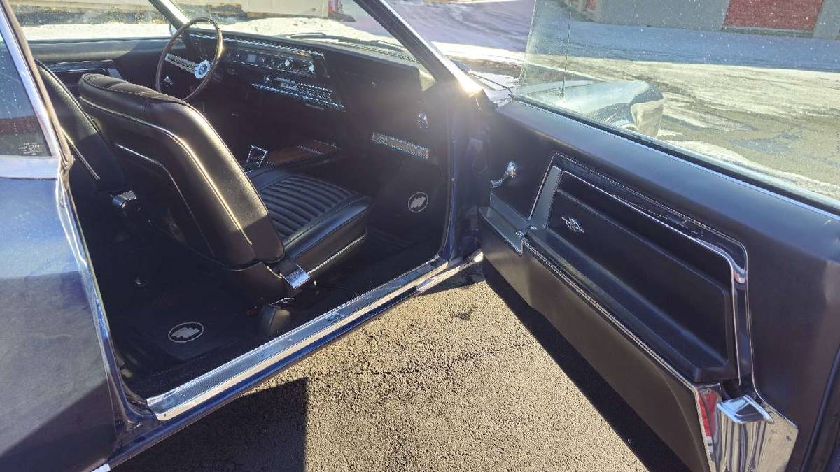 Buick-riviera-1966-84