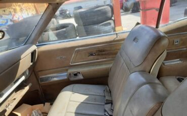 Buick-riviera-1968-white-10