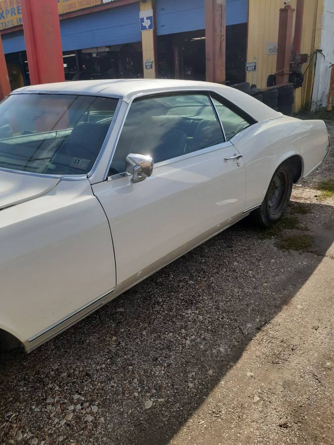 Buick-riviera-1968-white-2