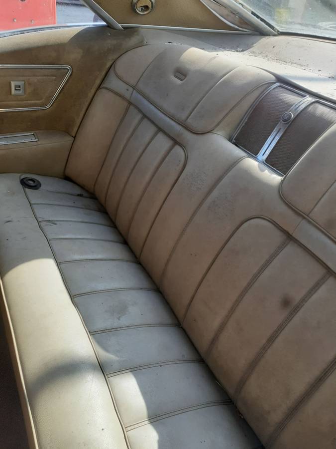 Buick-riviera-1968-white-3