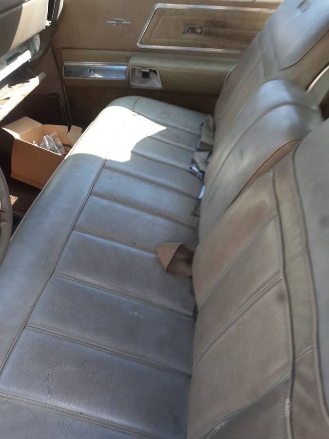 Buick-riviera-1968-white-4