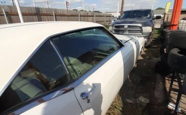 Buick-riviera-1968-white-8