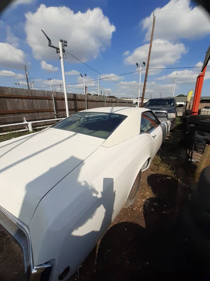 Buick-riviera-1968-white-9