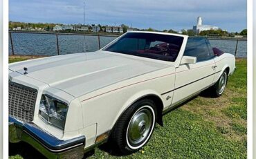 Buick-riviera-1983-white-16