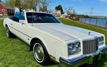 Buick-riviera-1983-white-17