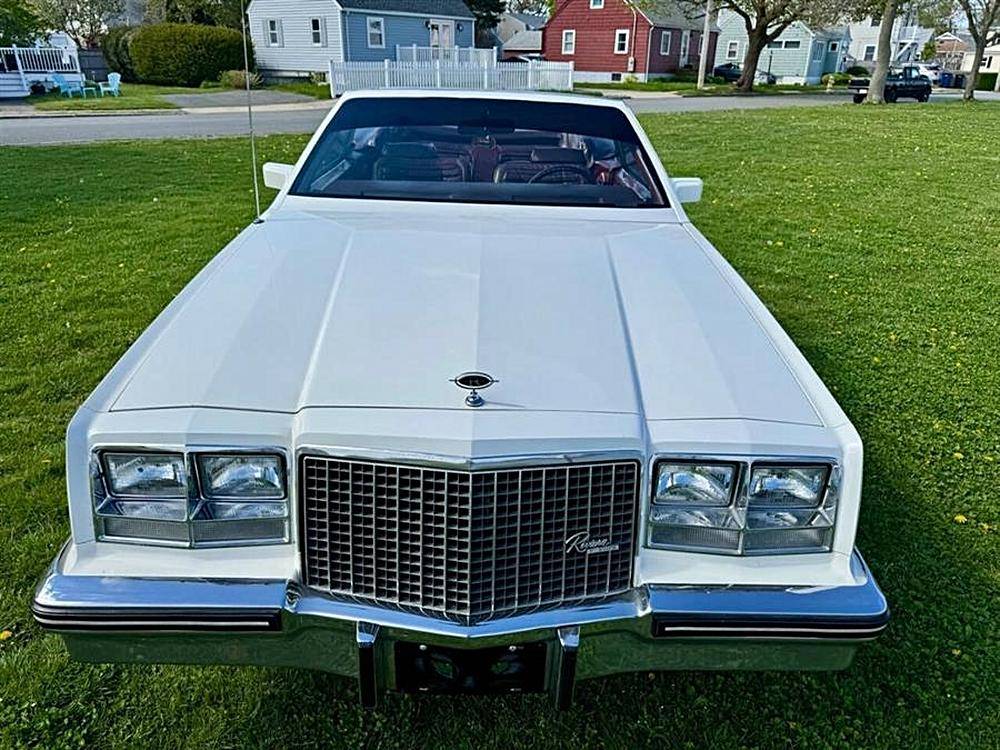 Buick-riviera-1983-white-21