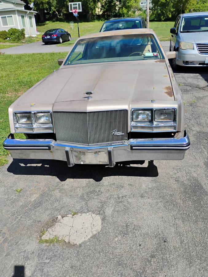 Buick-riviera-1985-2