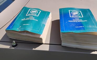 Buick-riviera-1985-4