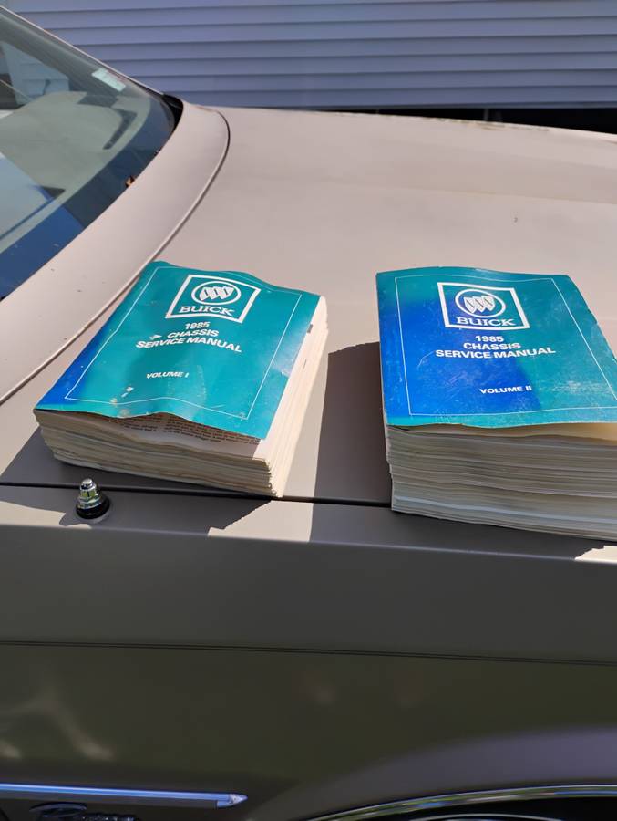 Buick-riviera-1985-4