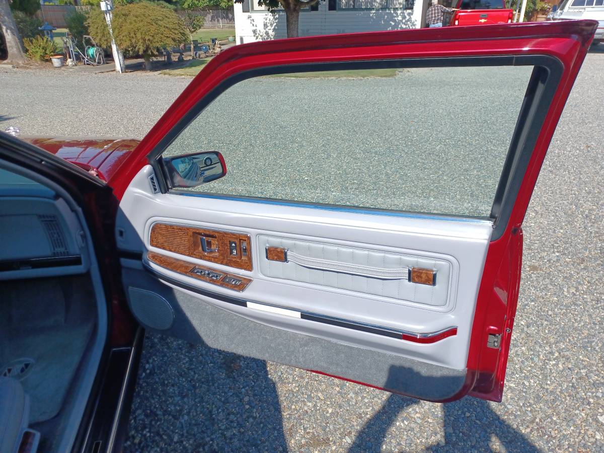 Buick-riviera-1990-red-5